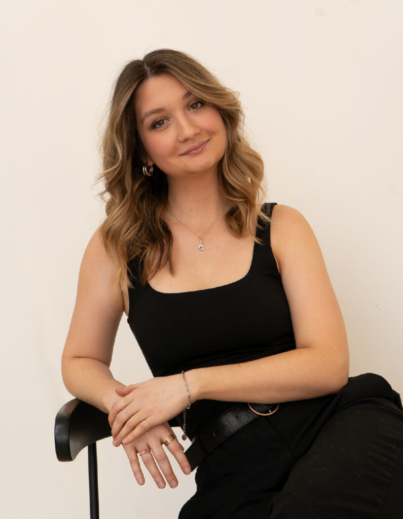 Portrait de Lysa, coiffeuse au salon Euphorik à Sherbrooke.